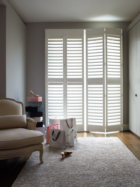 White_Shutters_Shopping_Bags_V2_018_.jpg