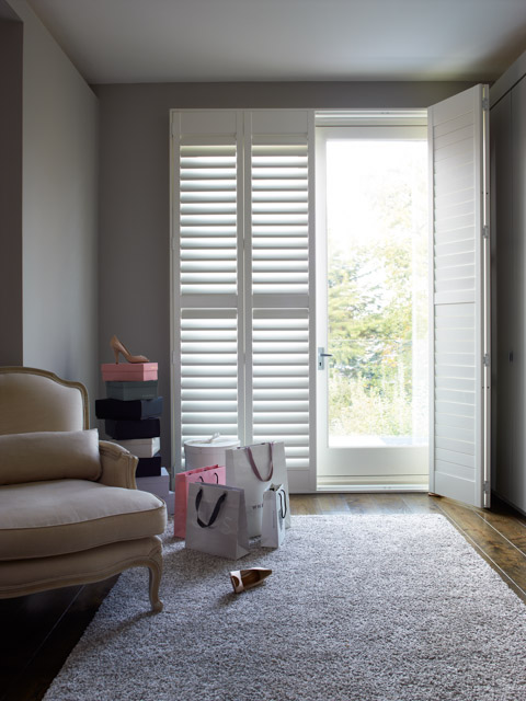 White_Shutters_Shopping_Bags_V3_020_.jpg